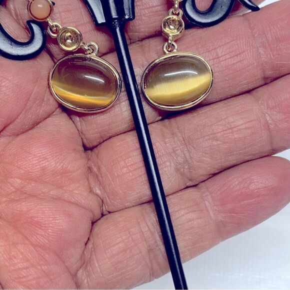Monet Cat Eye Drop Dangle Earrings 1.5” Gold Tone Metal Gorgeous - Picture 2 of 5